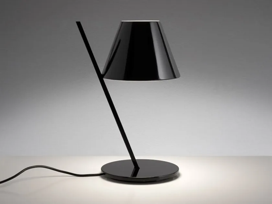 Artemide - la petite black