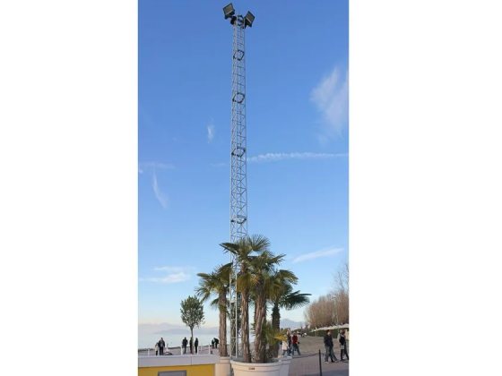 Floodlights / aerial support towers