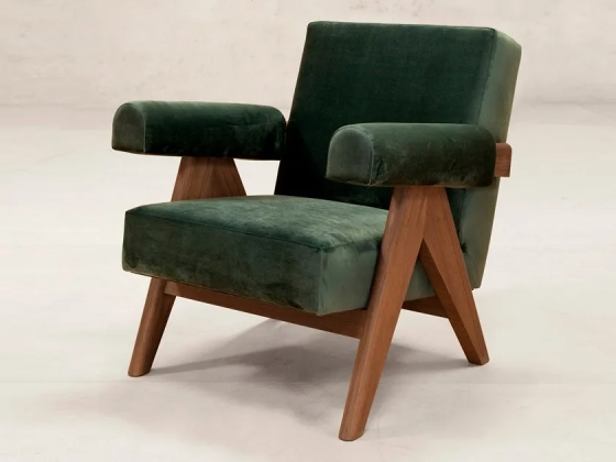 Upholstered easy armchair