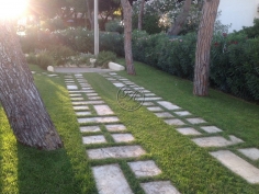 Natural stone garden paths 4