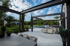 Isola 3 | wall-mounted pergola