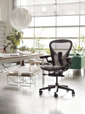 Кресло Aeron фабрики Herman Miller