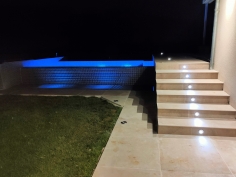 Molded gratings for swimming pools