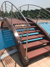 Molded gratings for swimming pools