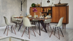 Стул с подлокотниками Eames Fiberglass фабрики Vitra