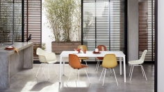 Стул с подлокотниками Eames Fiberglass фабрики Vitra