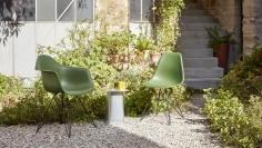 Стул с подлокотниками Eames Fiberglass фабрики Vitra