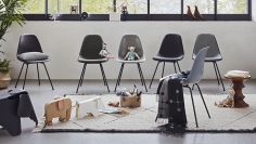 Стул с подлокотниками Eames Fiberglass фабрики Vitra