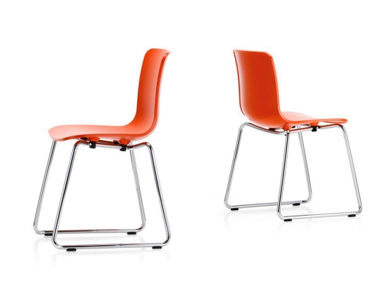 Стул с подлокотниками Eames Fiberglass фабрики Vitra