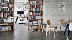 Стул с подлокотниками Eames Fiberglass фабрики Vitra