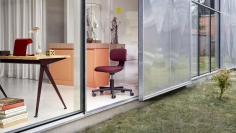 Стул с подлокотниками Eames Fiberglass фабрики Vitra