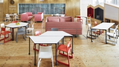 Стул с подлокотниками Eames Fiberglass фабрики Vitra