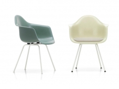 Стул с подлокотниками Eames Fiberglass DAX фабрики Vitra