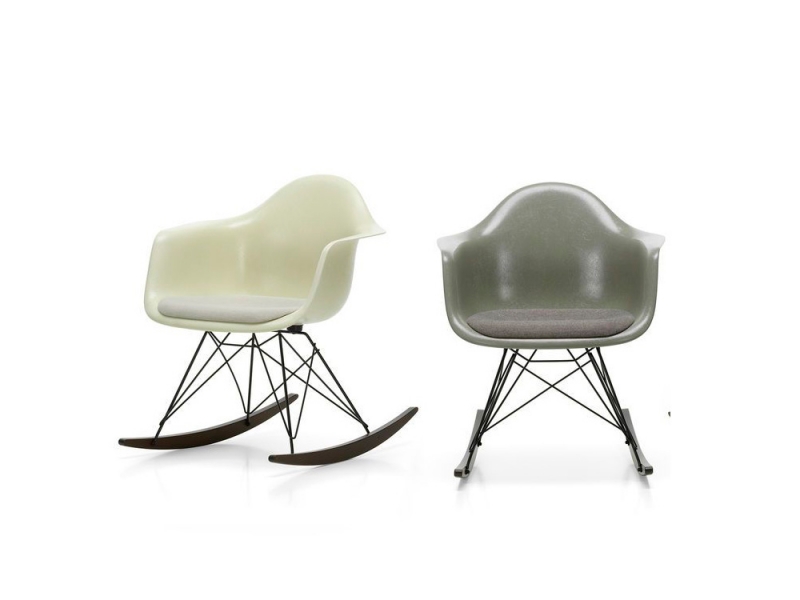 Стул с подлокотниками Eames Fiberglass RAR фабрики Vitra