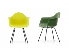 Стул с подлокотниками Eames Plastic DAX фабрики Vitra