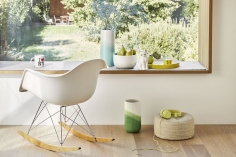 Стул с подлокотниками Eames Fiberglass фабрики Vitra