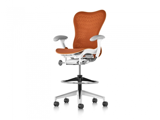 Стул высокий Mirra 2 фабрики Herman Miller